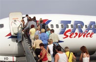 Blesk ohrozil let letecké společnosti Travel Service do Turecka