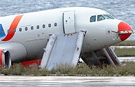 AirBus A319 Wing Jet sjel v Palermu po přistání z dráhy