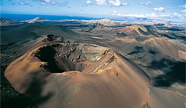 Vulkanické krátery na ostrově Lanzarote - Kanárské ostrovy