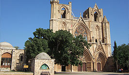Katedrála svatého Mikuláše - mešita Lala Mustafa Pasha -  Famagusta - Kypr
