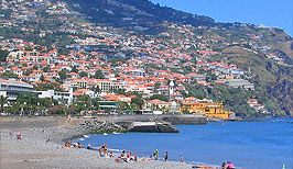 Pláž v hlavním městě Funchal - Madeira - Portugalsko