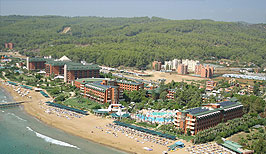 Pláž a hotely v letovisku Incekum - Turecko